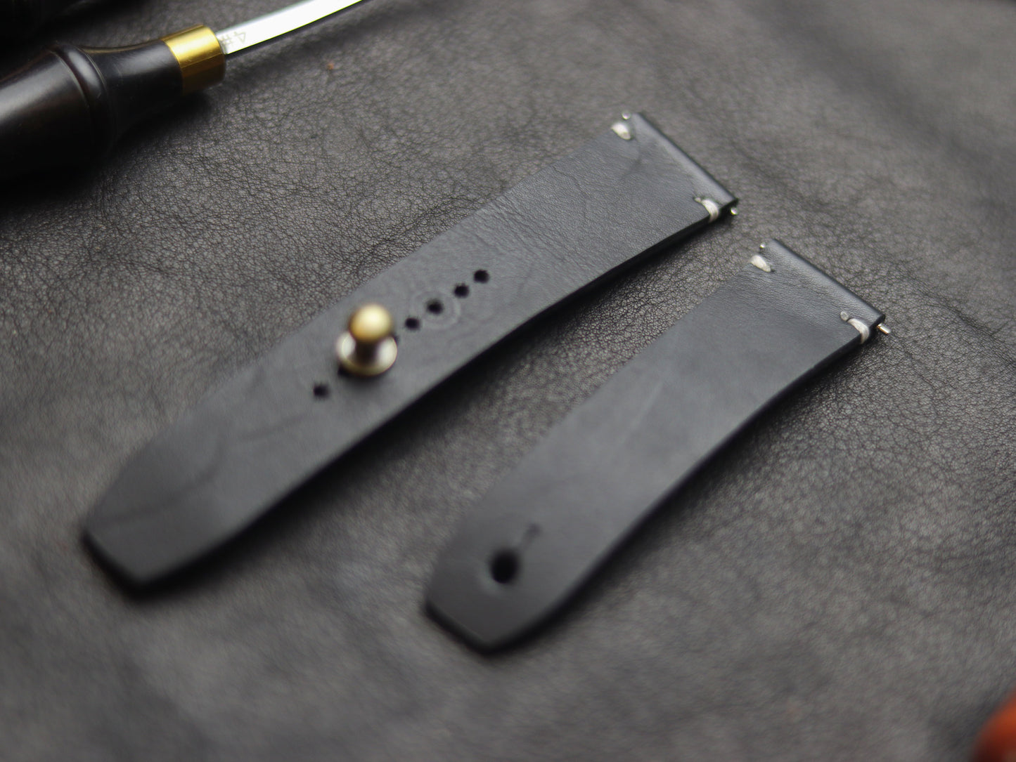PANTOM BLACK (WHITE) - MINIMAL STITCHED WATCH STRAPS