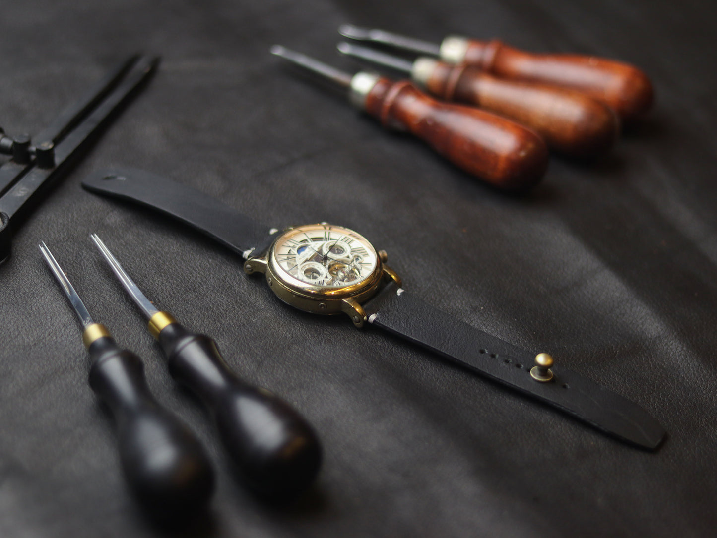 PANTOM BLACK (WHITE) - MINIMAL STITCHED WATCH STRAPS