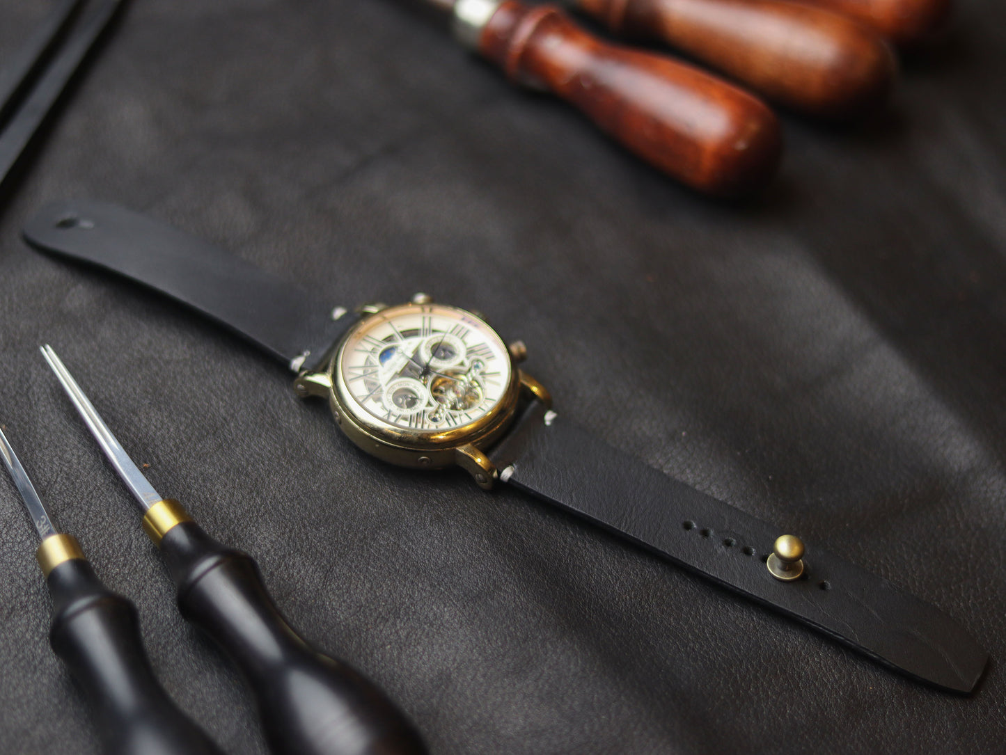 PANTOM BLACK (WHITE) - MINIMAL STITCHED WATCH STRAPS