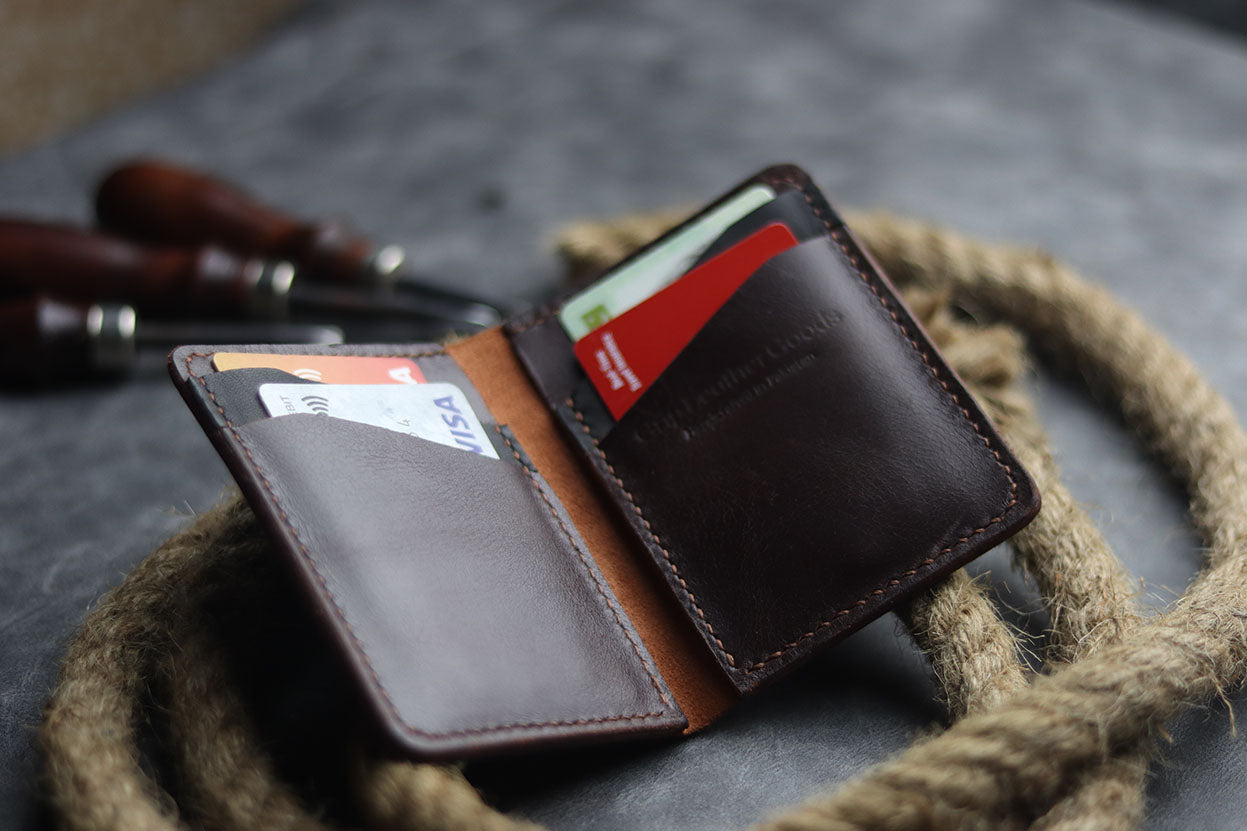 BIFOLD CARD HOLDER – grip