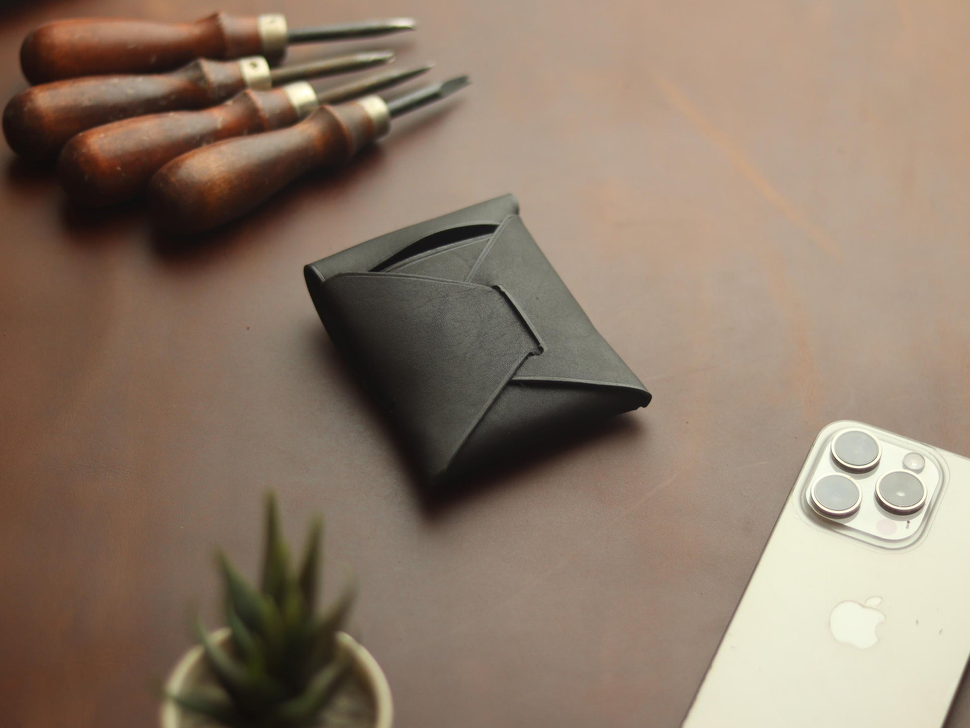 Trevon -BLACK GRIP LEATHER GOODS