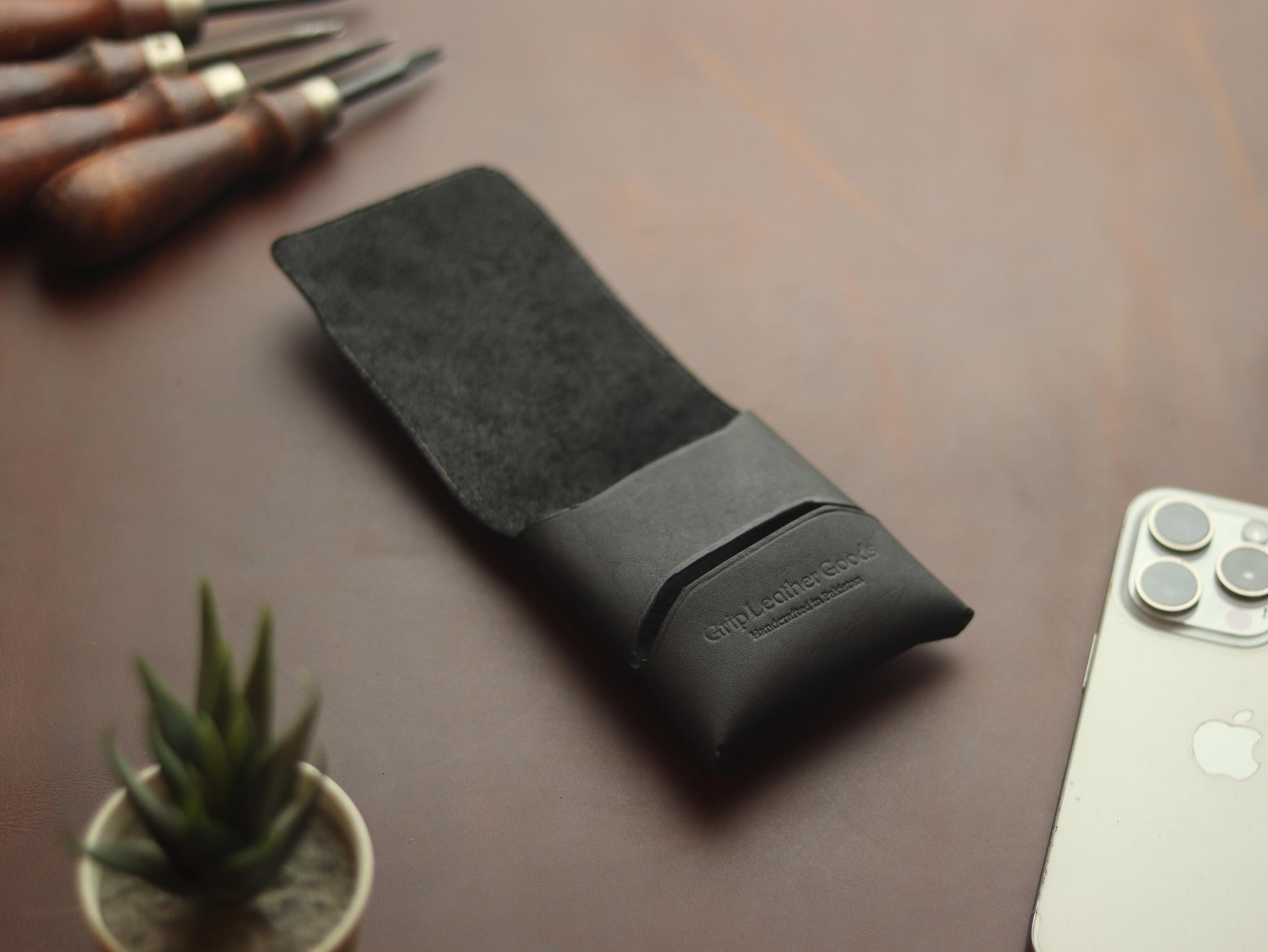 Trevon -BLACK GRIP LEATHER GOODS