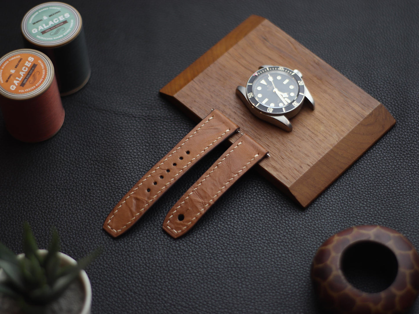 CHESTNUT BROWN (BEACH) - FULL STITCHED WATCH STRAPS grip