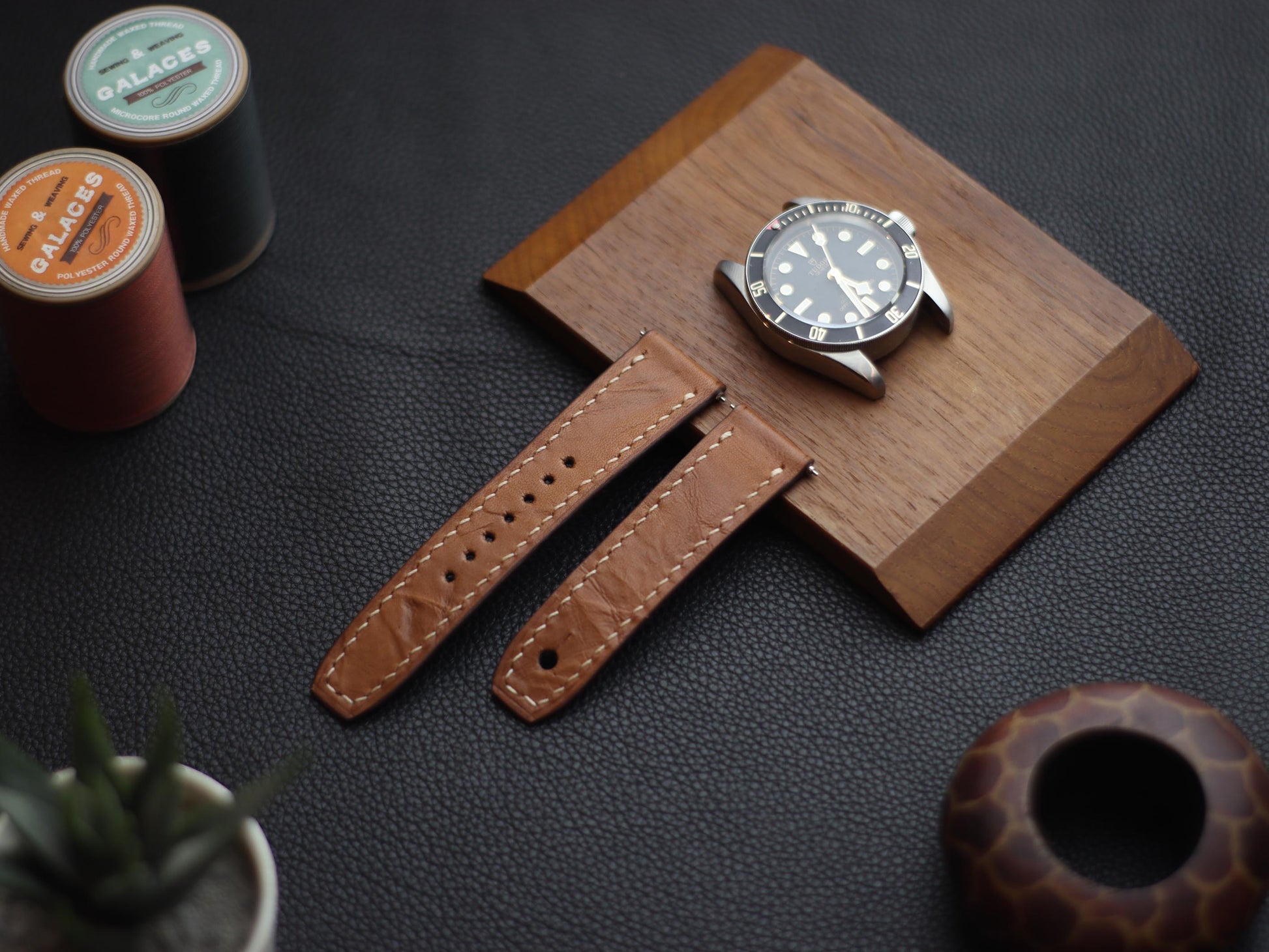 CHESTNUT BROWN (BEACH) - FULL STITCHED WATCH STRAPS grip