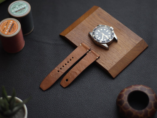 CHESTNUT BROWN (BEACH) - MINIMAL STITCHED WATCH STRAPS grip
