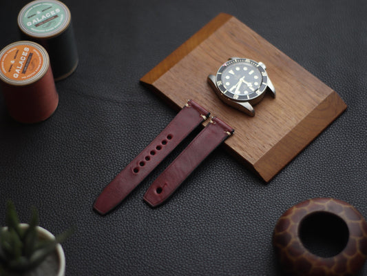SCARLET RED  (BEACH) - MINIMAL STITCHED WATCH STRAPS grip