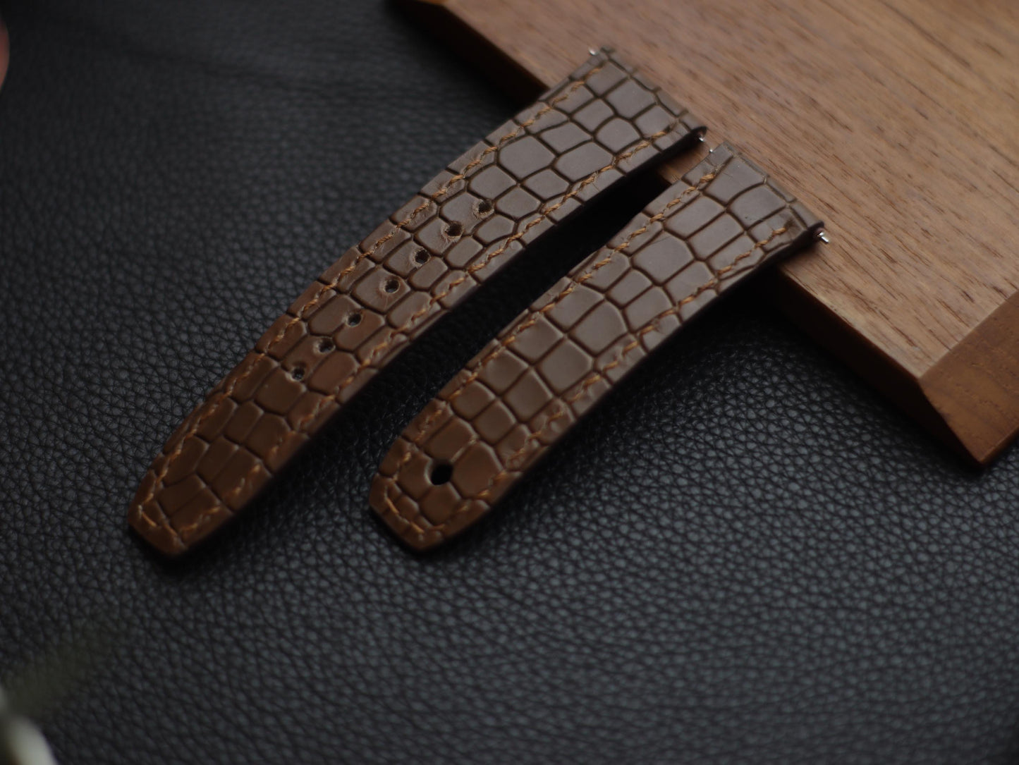 SEPIA BROWN (BROWN) - FULL STITCHED WATCH STRAPS grip
