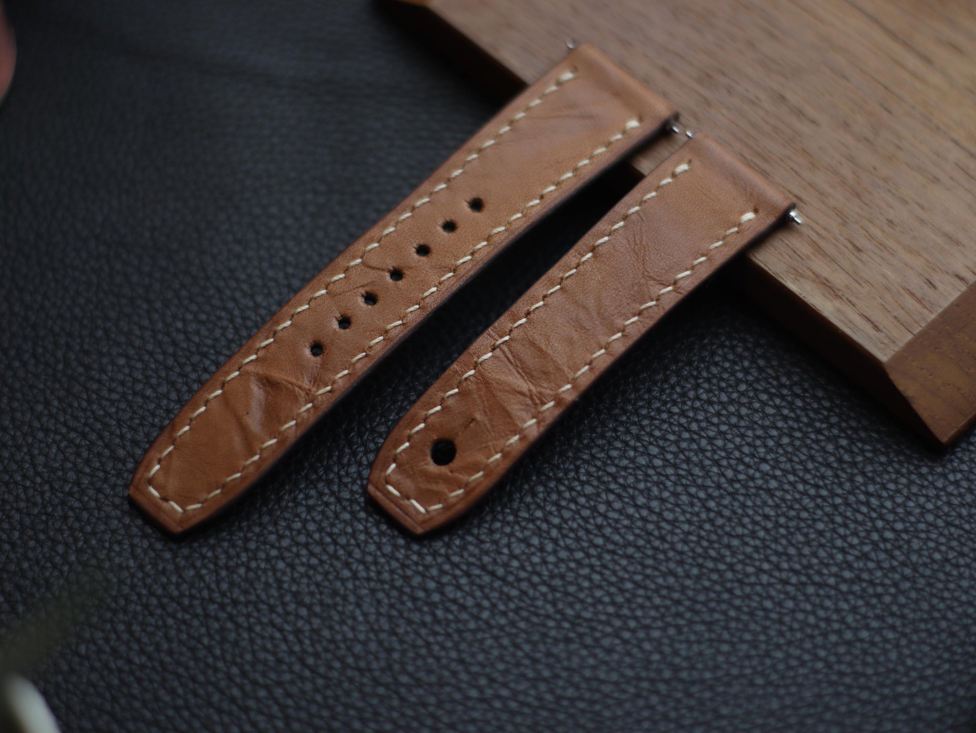 CHESTNUT BROWN (BEACH) - FULL STITCHED WATCH STRAPS grip
