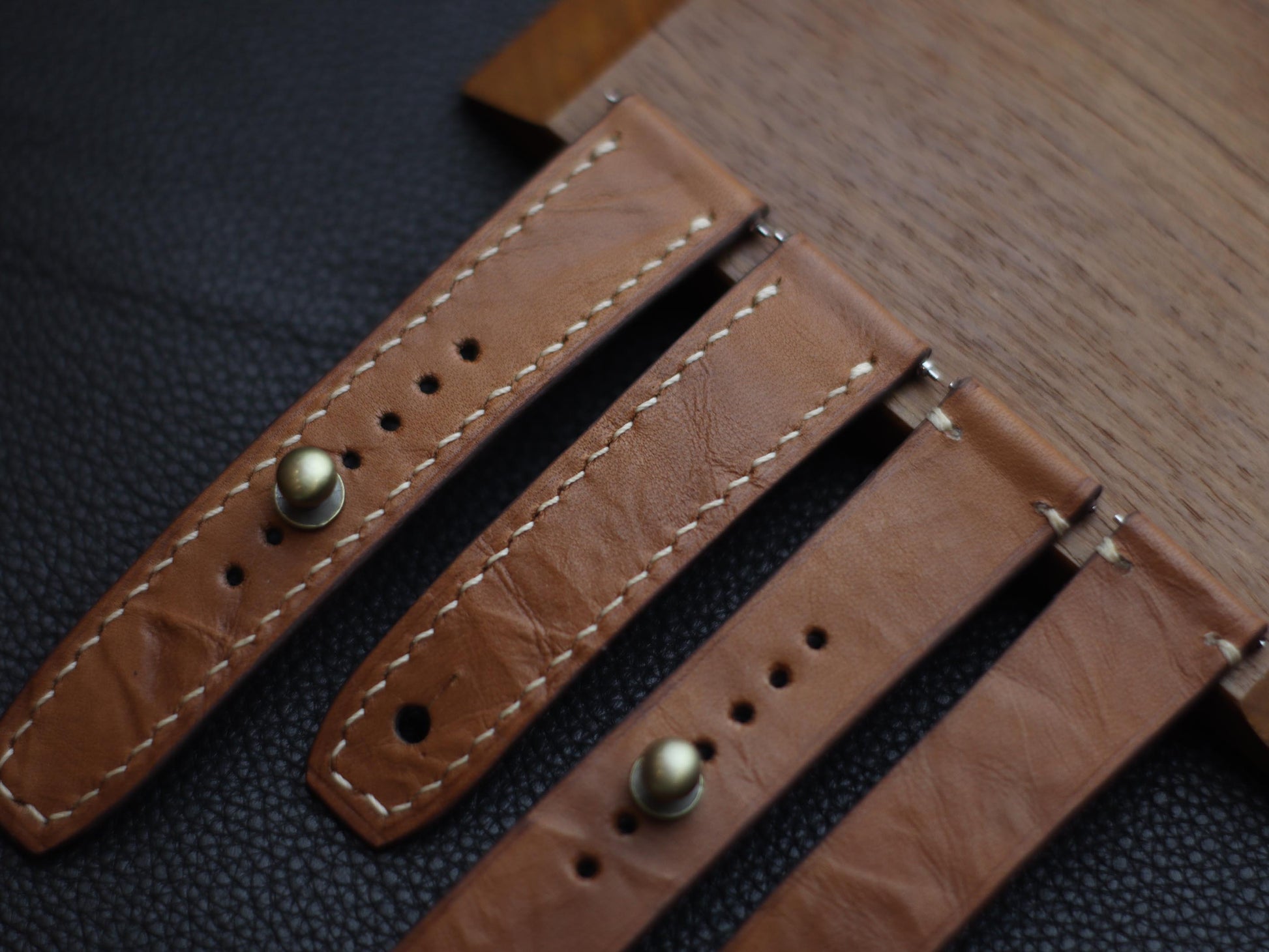 CHESTNUT BROWN (BEACH) - FULL STITCHED WATCH STRAPS grip