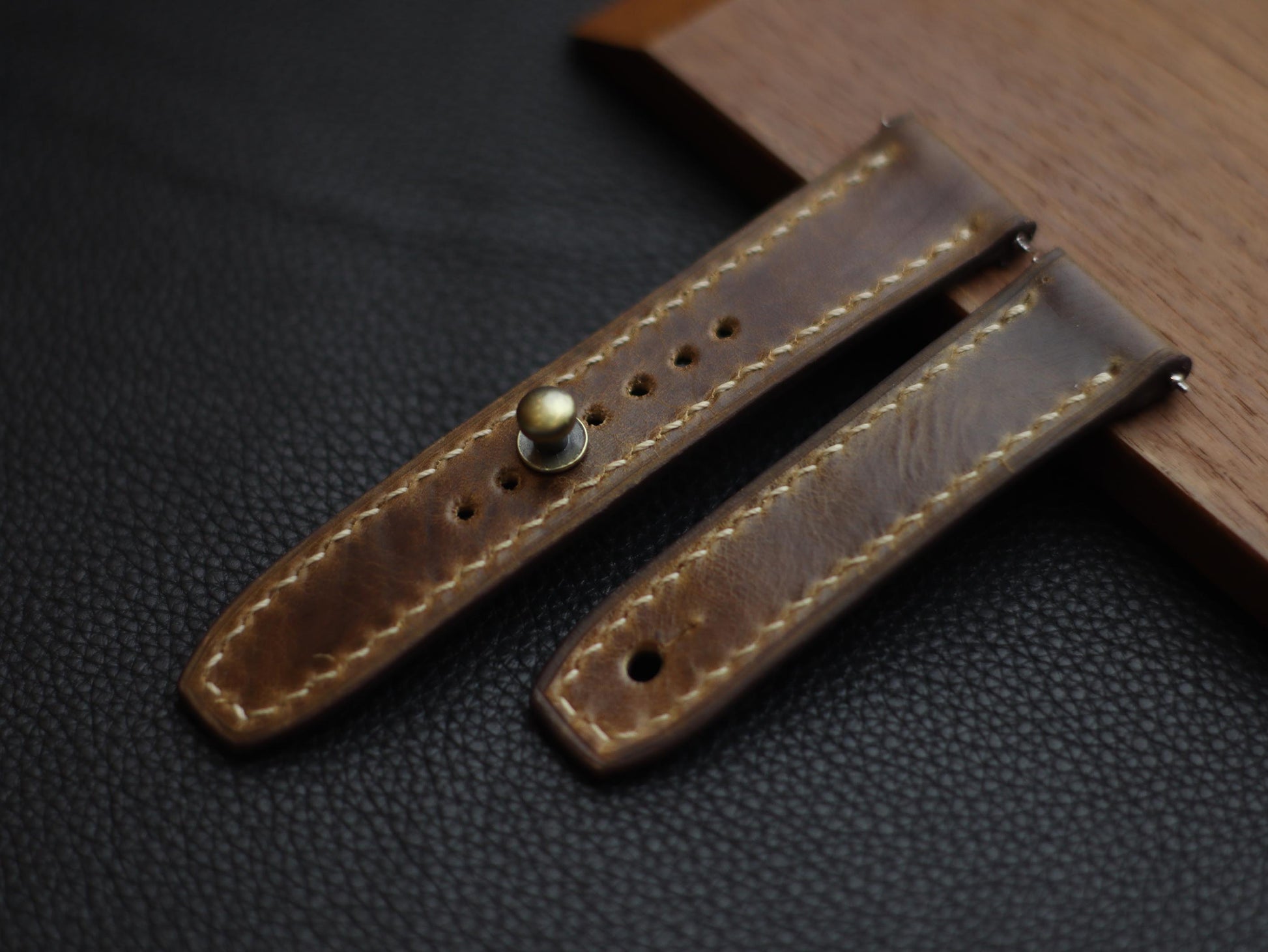BRUNETTE BROWN (BEACH) - FULL STITCHED WATCH STRAPS grip