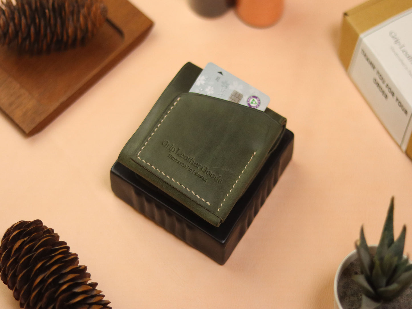 CARVES MINI SMART WALLET EMERALD GREEN