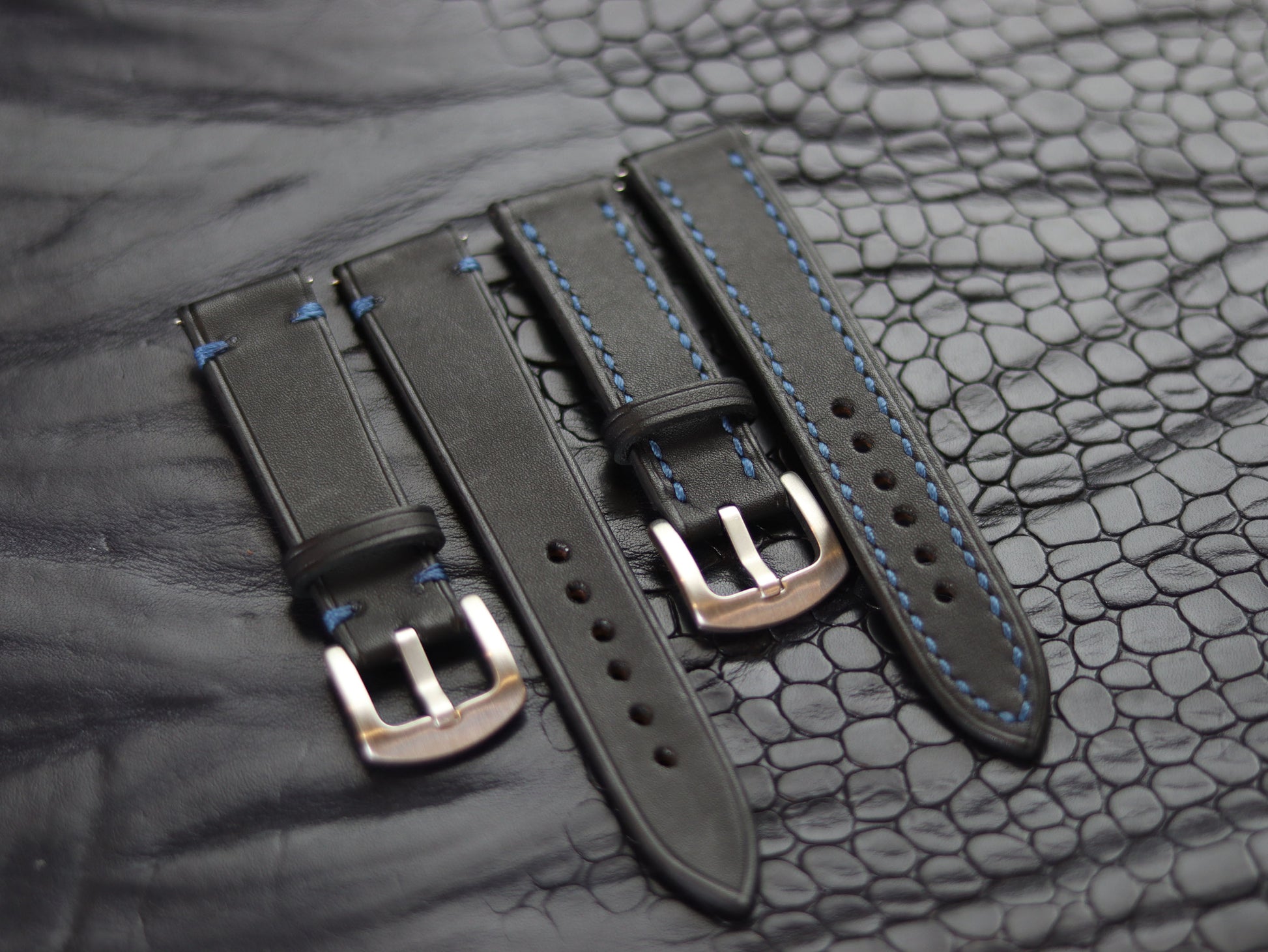 STRAPS GRIP LEATHER GOODS