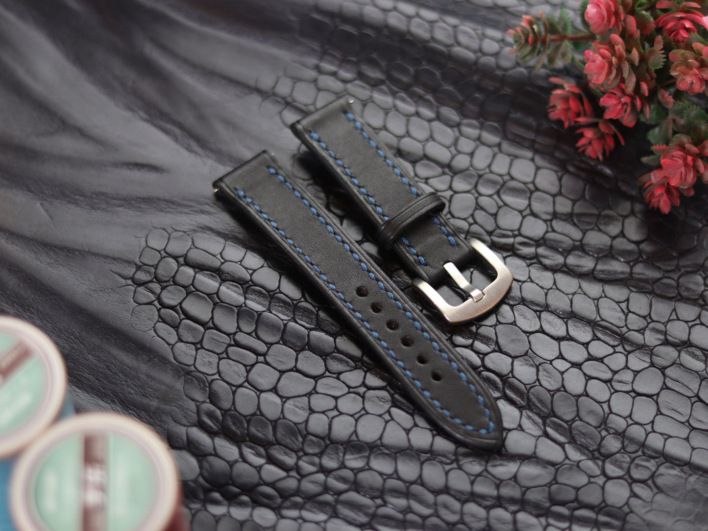 STRAPS GRIP LEATHER GOODS