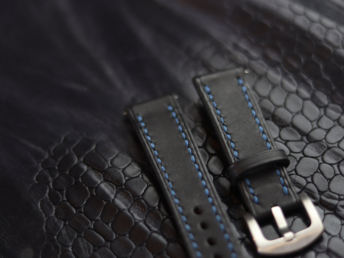 STRAPS GRIP LEATHER GOODS