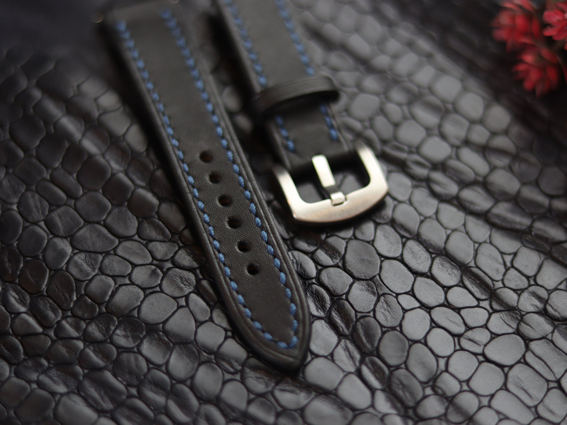 STRAPS GRIP LEATHER GOODS