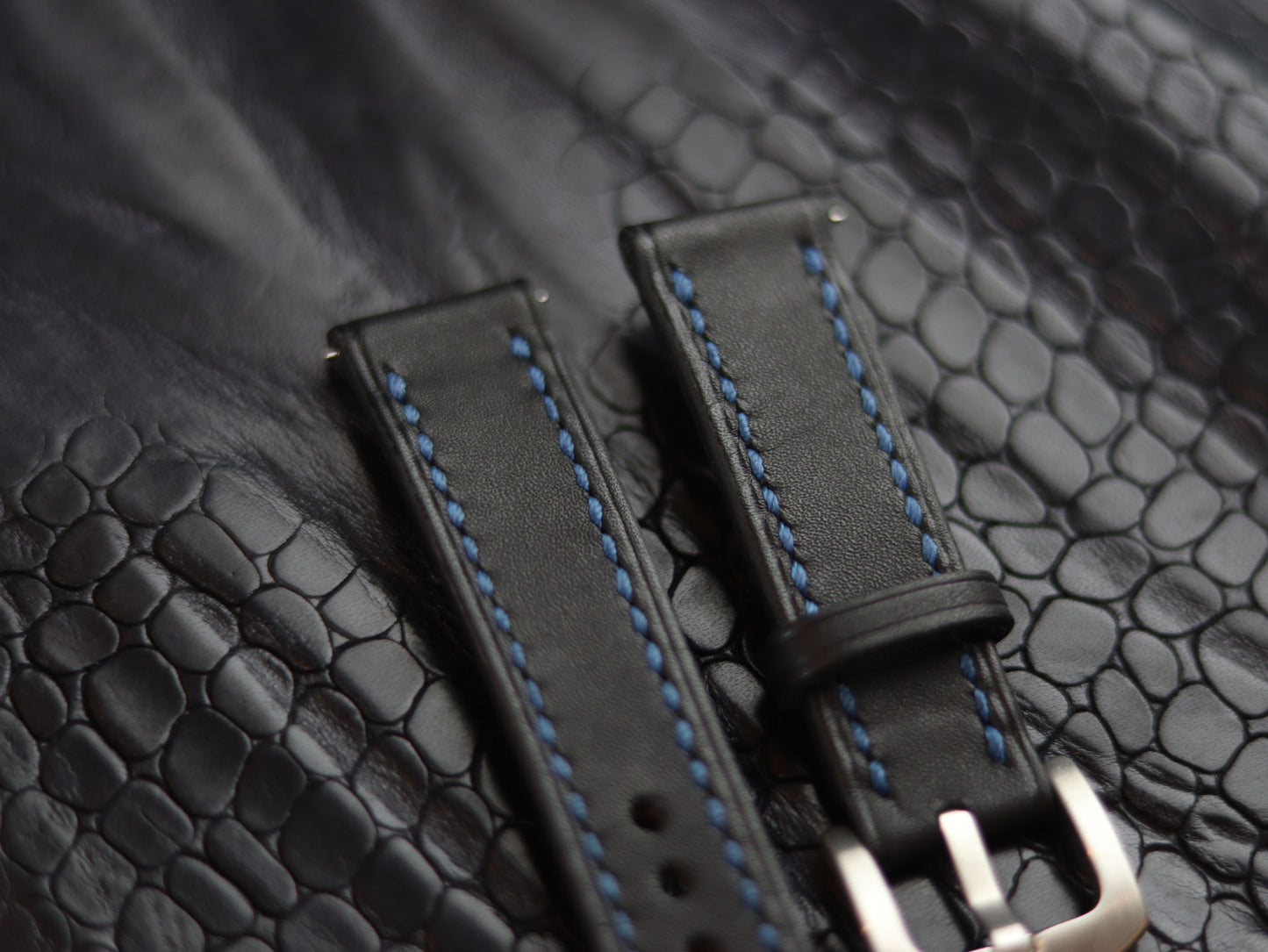 STRAPS GRIP LEATHER GOODS