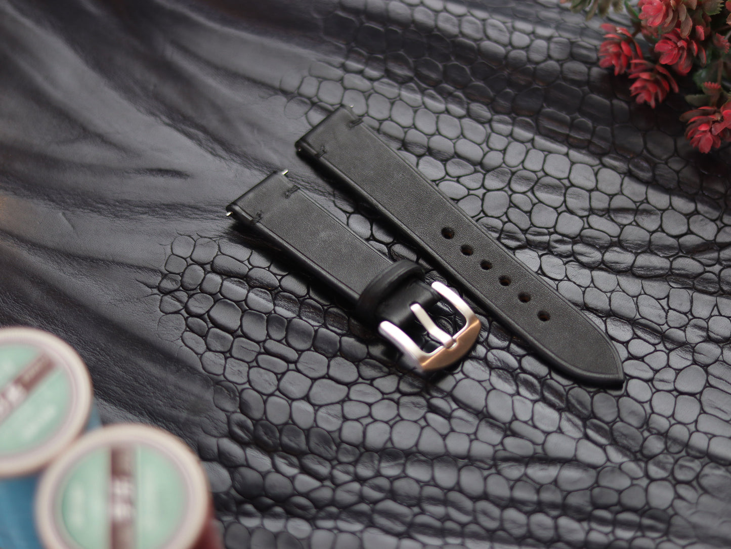 LEATHER STRAPS MATTE  BLACK (BLACK) MINIMAL STITCHED GRIP LEATHER GOODS