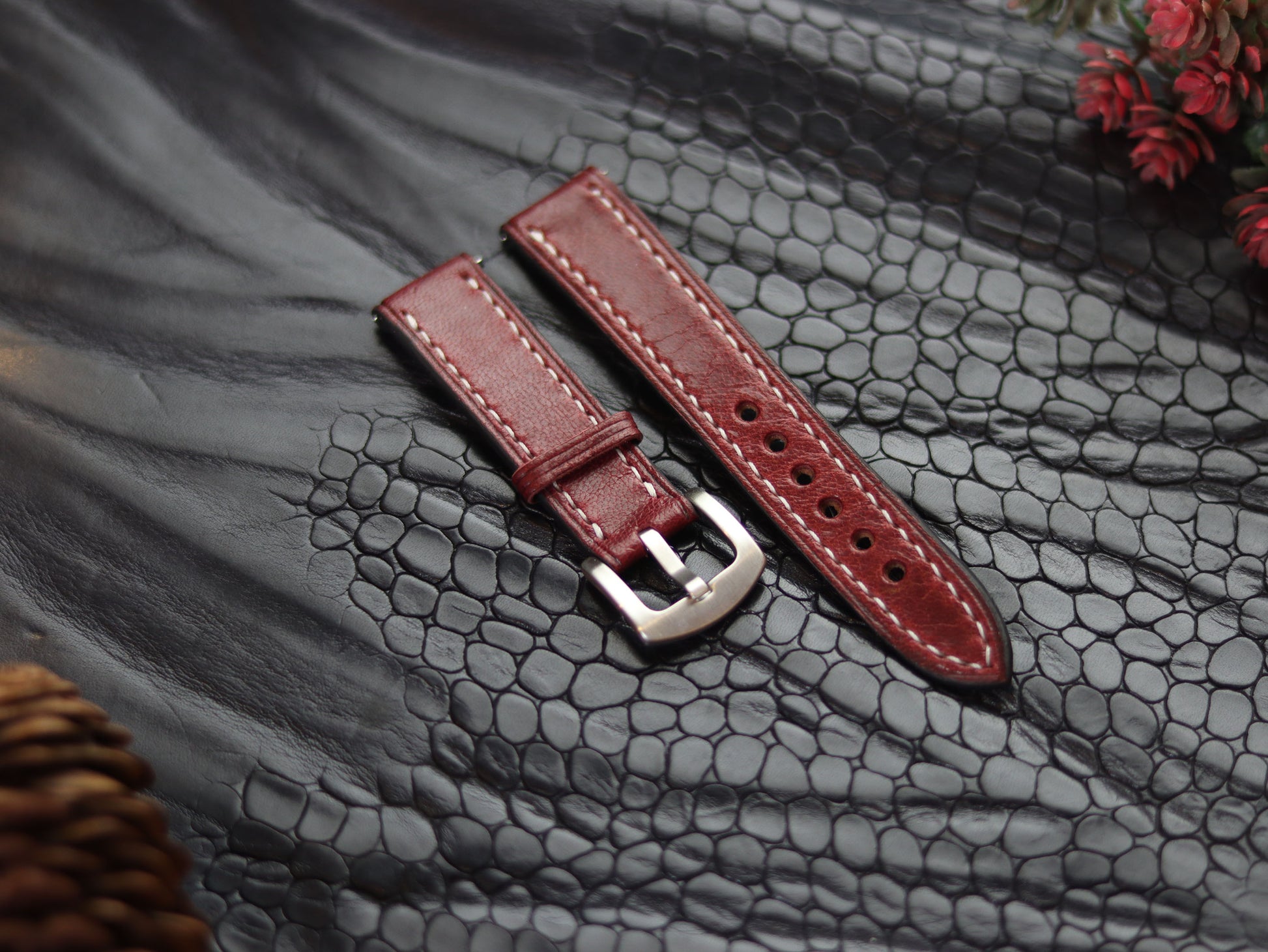 LEATHER STRAPS SCARLET RED (WHITE) FULL STITCHED GRIP LEATHER GOODS