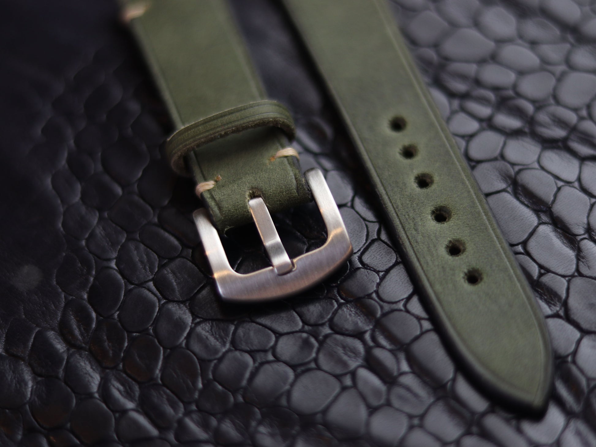 LEATHER STRAPS EMERALD GREEN (BEACH)  MINIMAL  STITCHED GRIP LEATHER GOODS
