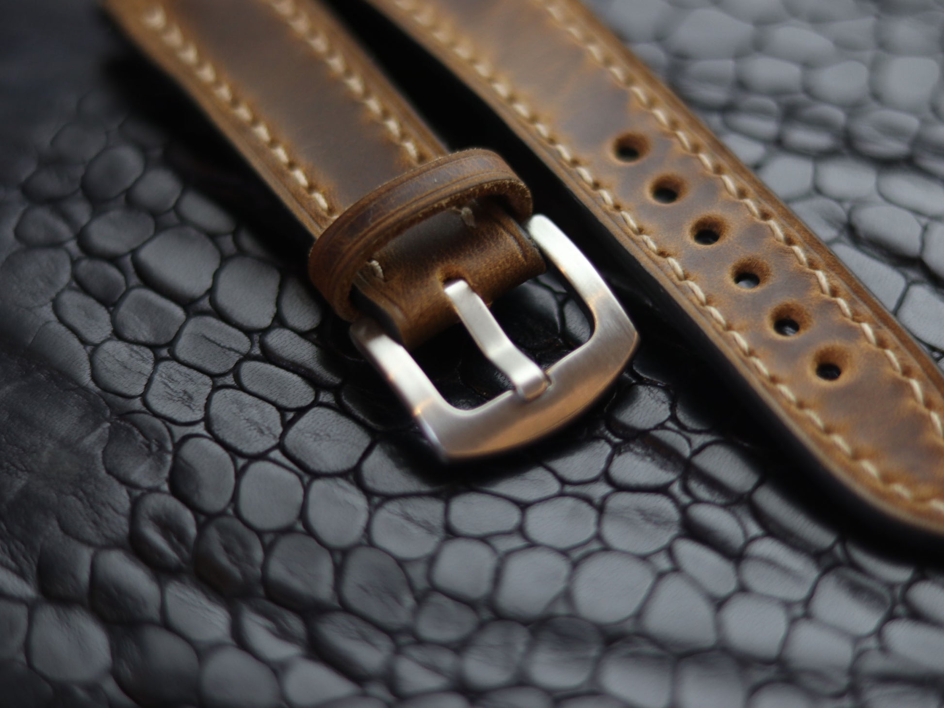 LEATHER STRAPS BRUNETTE BROWN (BEACH)  FULL STITCHED GRIP LEATHER GOODS