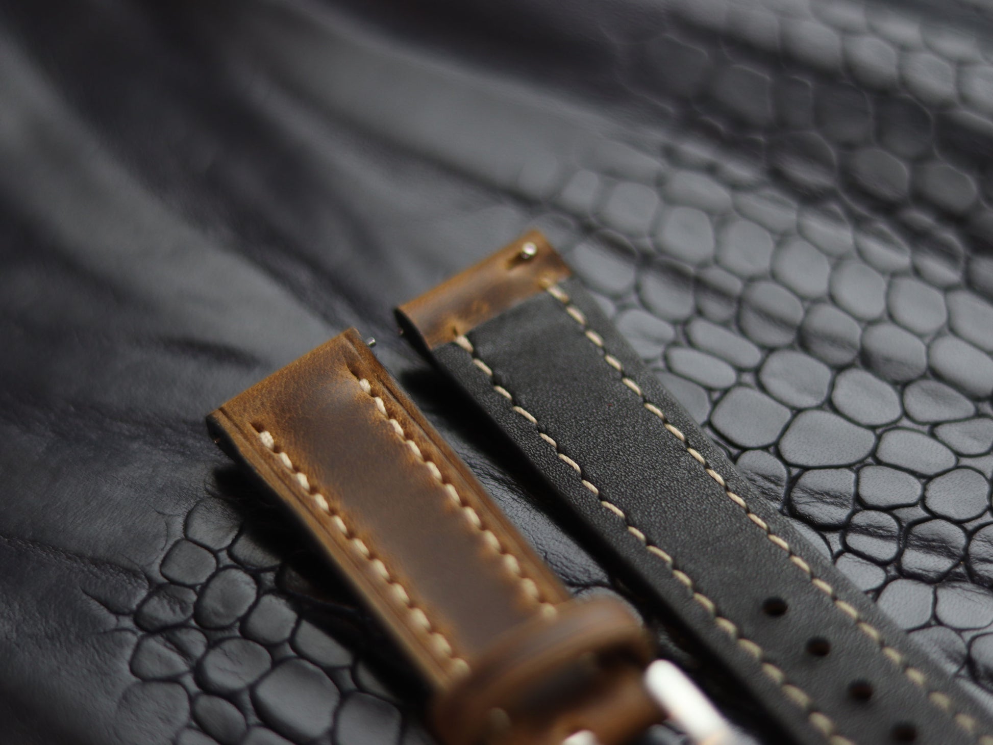 LEATHER STRAPS BRUNETTE BROWN (BEACH)  FULL STITCHED GRIP LEATHER GOODS