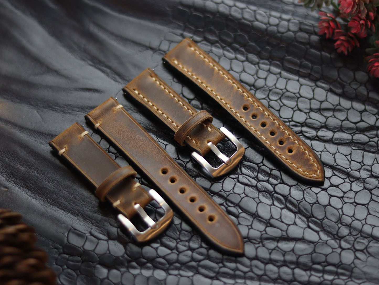 LEATHER STRAPS BRUNETTE BROWN (BEACH)  MINIMAL STITCHED GRIP LEATHER GOODS