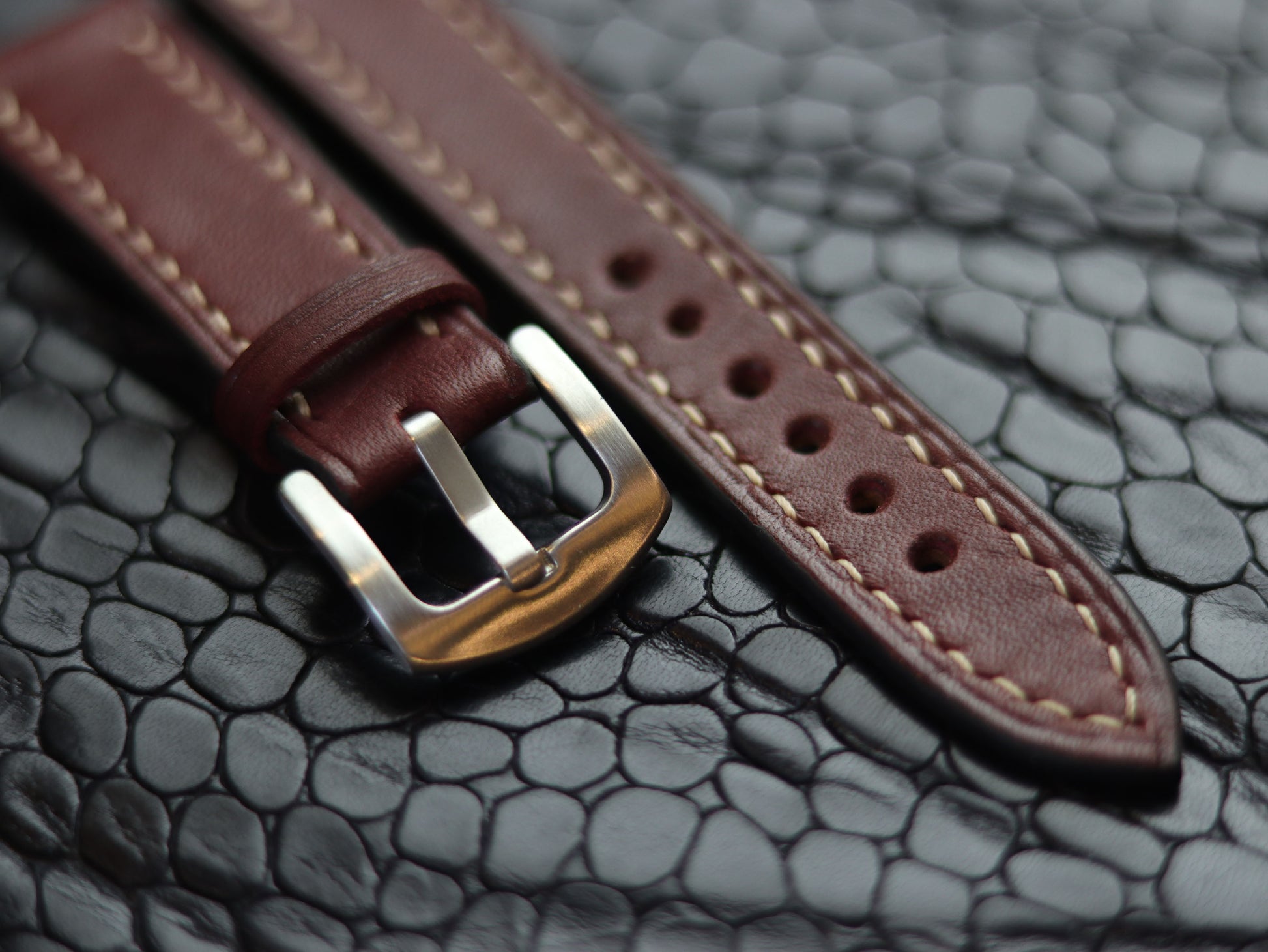 LEATHER STRAPS VINTAGE RED (BEACH)  FULL STITCHED GRIP LEATHER GOODS