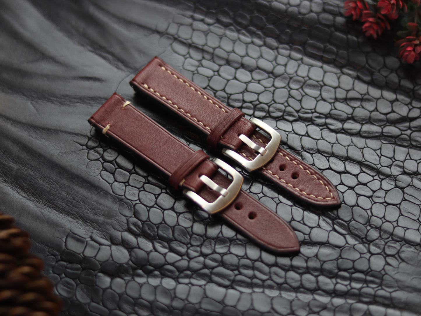 LEATHER STRAPS VINTAGE RED (BEACH)  MINIMAL STITCHED GRIP LEATHER GOODS
