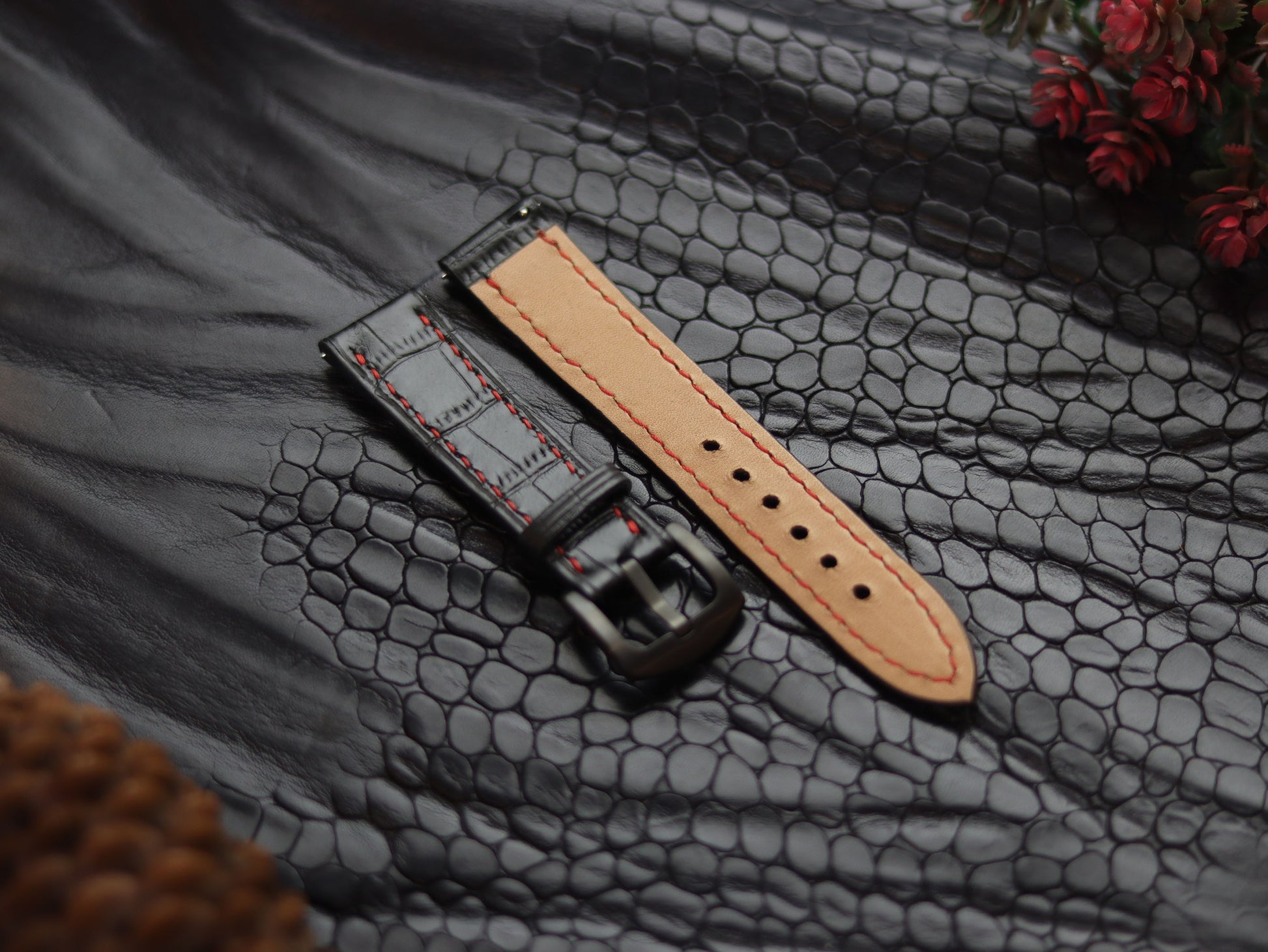 LEATHER STRAPS PYANTOM BLACK (RED)  FULL STITCHED GRIP LEATHER GOODS