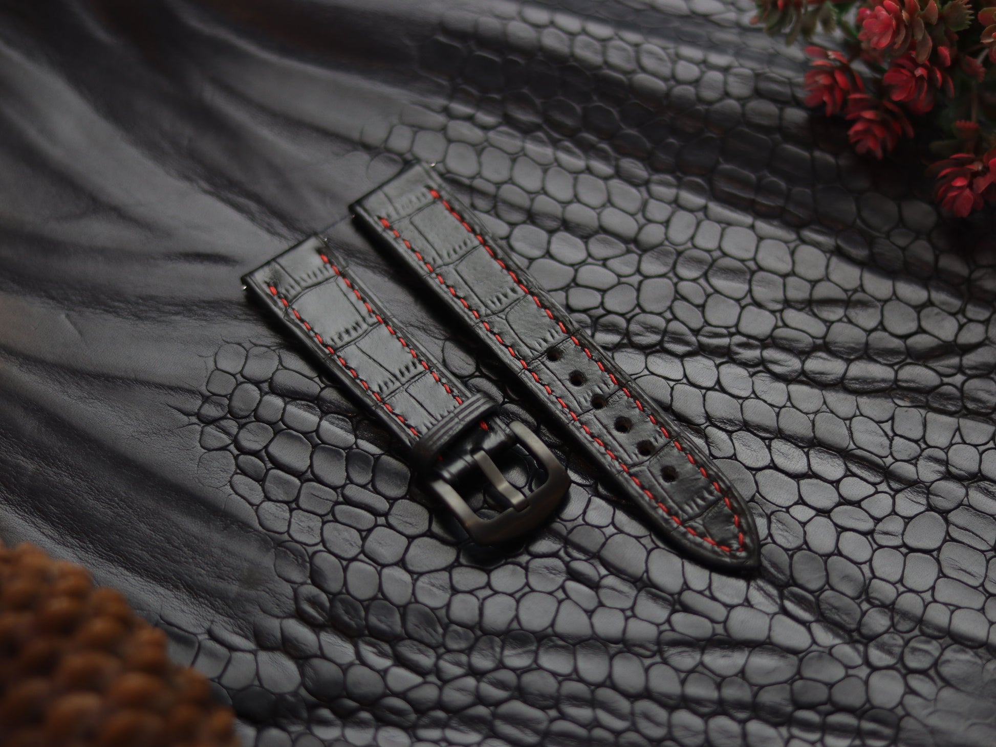 LEATHER STRAPS PYANTOM BLACK (RED)  FULL STITCHED GRIP LEATHER GOODS