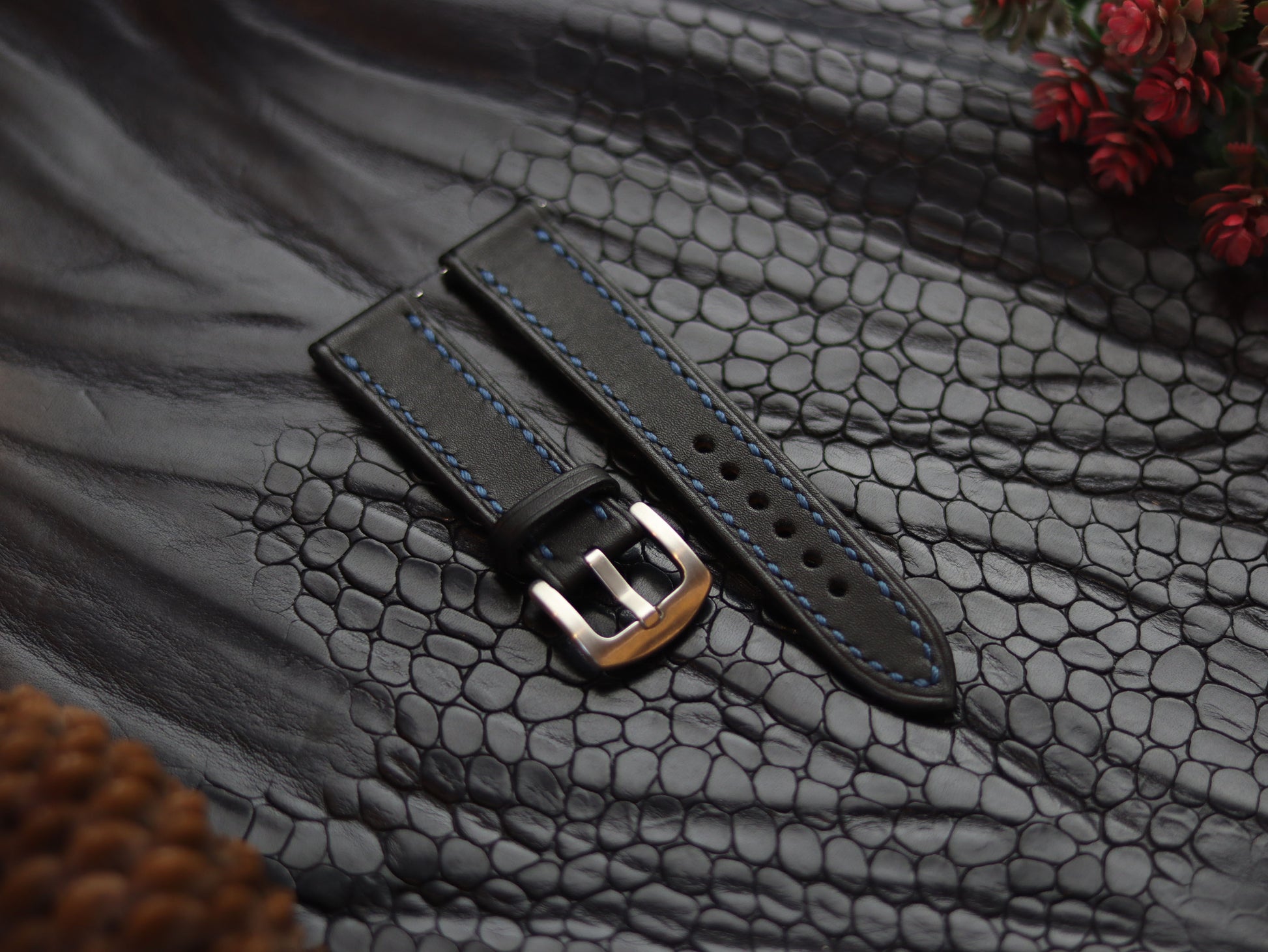 STRAPS GRIP LEATHER GOODS