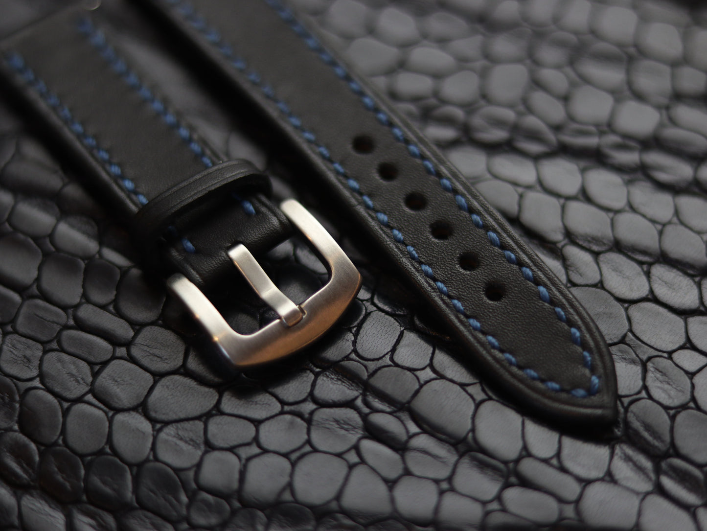 STRAPS GRIP LEATHER GOODS