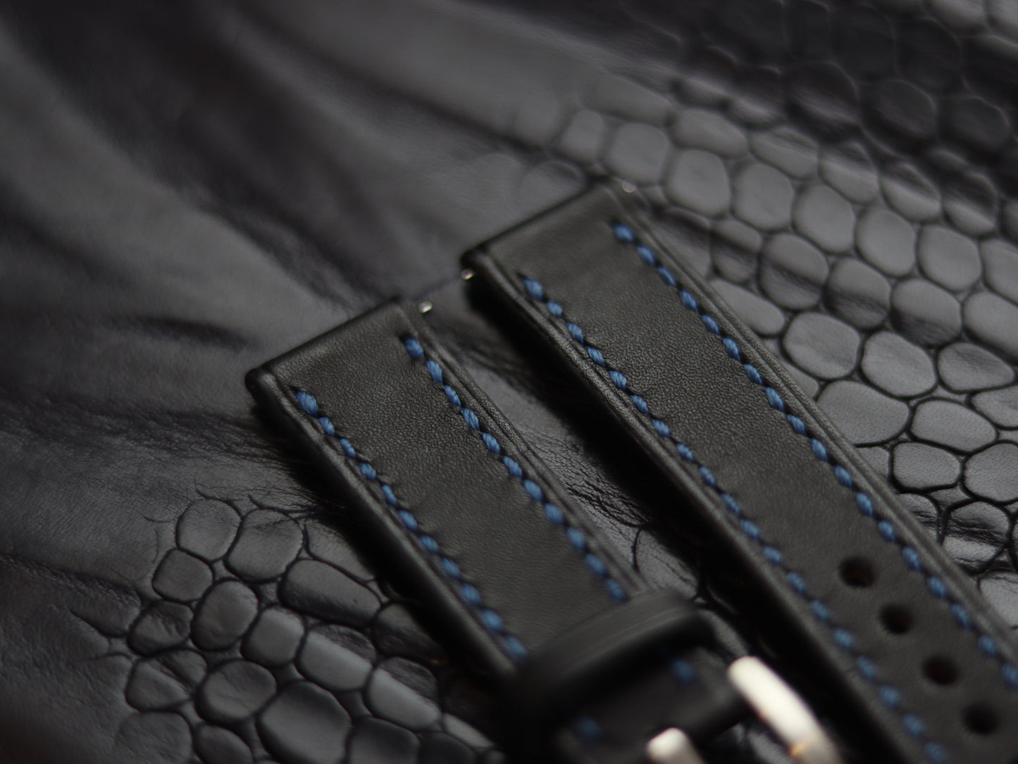 STRAPS GRIP LEATHER GOODS