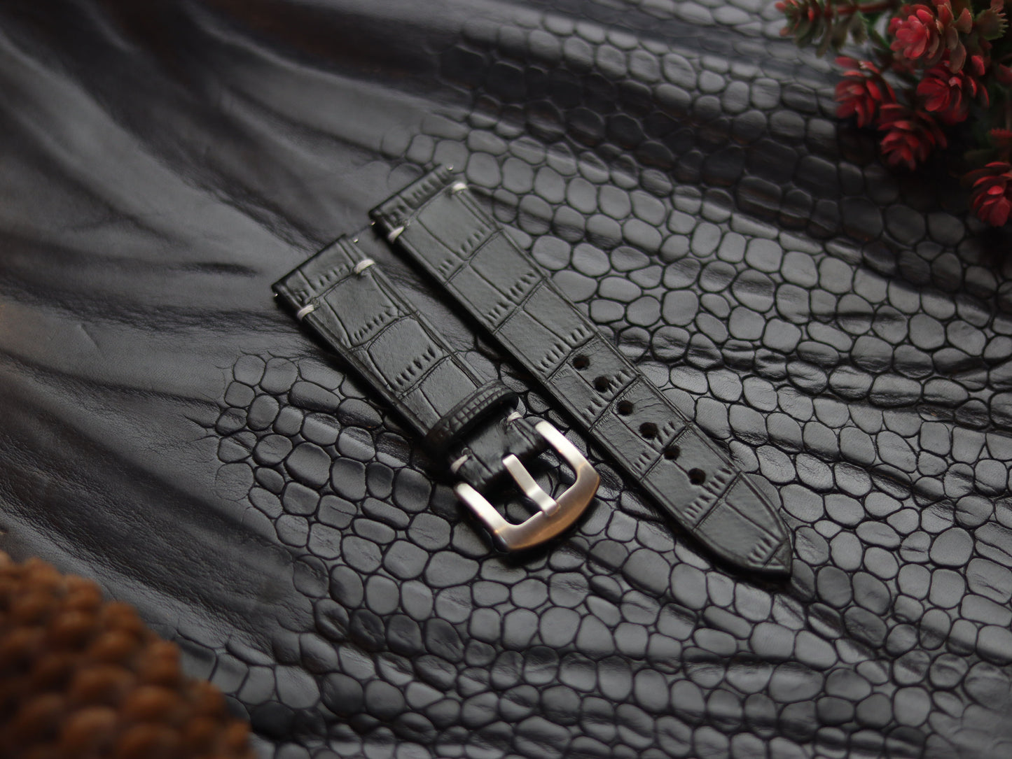 LEATHER STRAPS PHANTOM BLACK (WHITE) MINIMAL STITCHED GRIP LEATHER GOODS