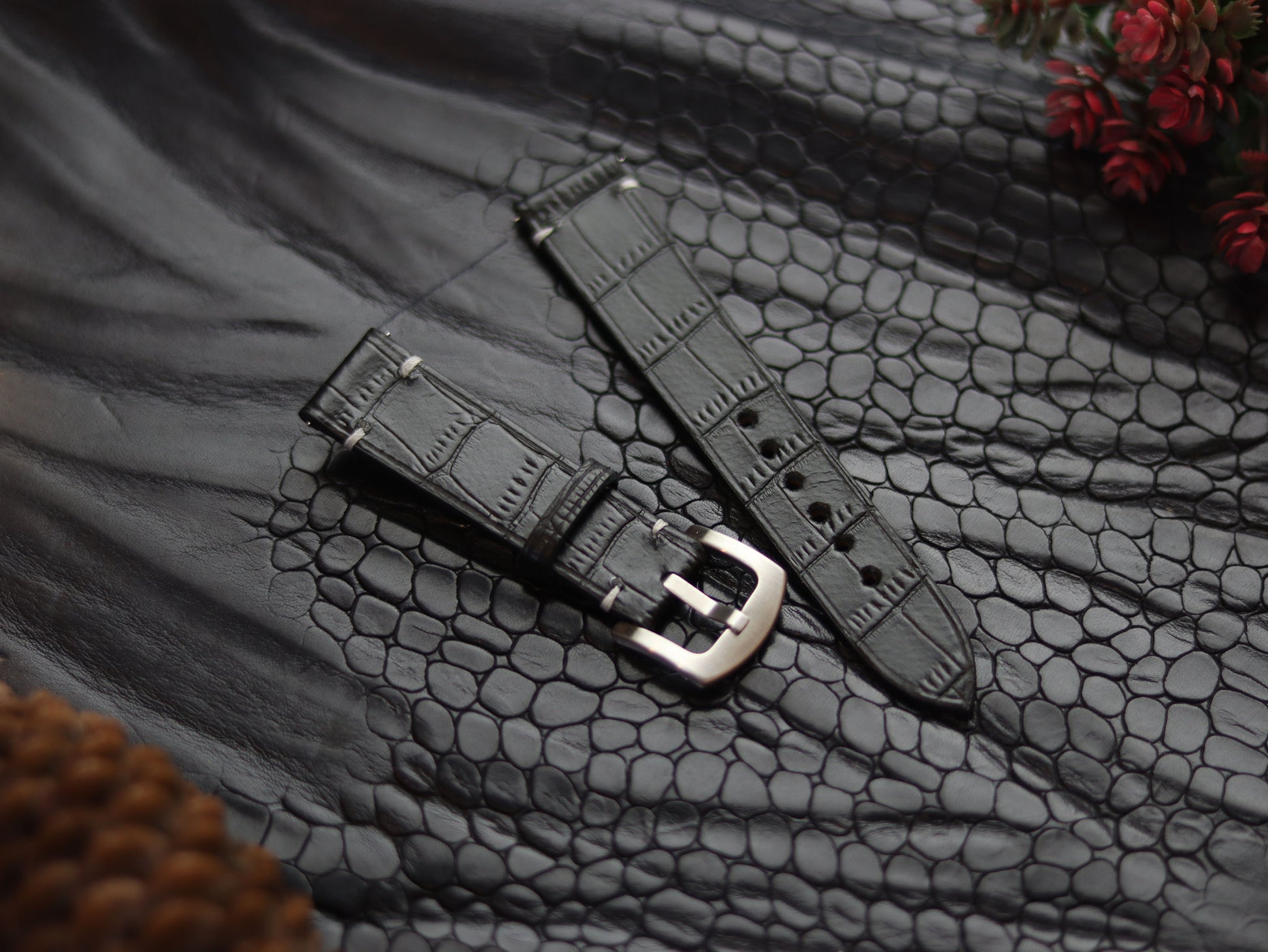 LEATHER STRAPS PHANTOM BLACK (WHITE) MINIMAL STITCHED GRIP LEATHER GOODS