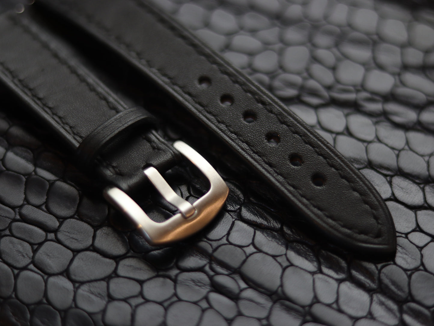 LEATHER STRAPS MATTE  BLACK (BLACK) FULL STITCHED GRIP LEATHER GOODS