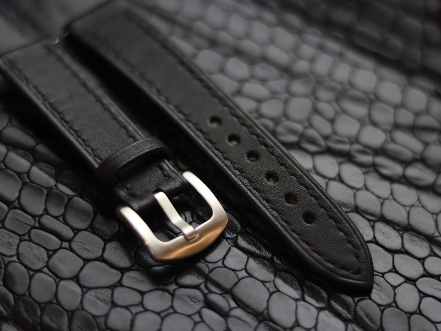 LEATHER STRAPS MATTE  BLACK (BLACK) FULL STITCHED GRIP LEATHER GOODS