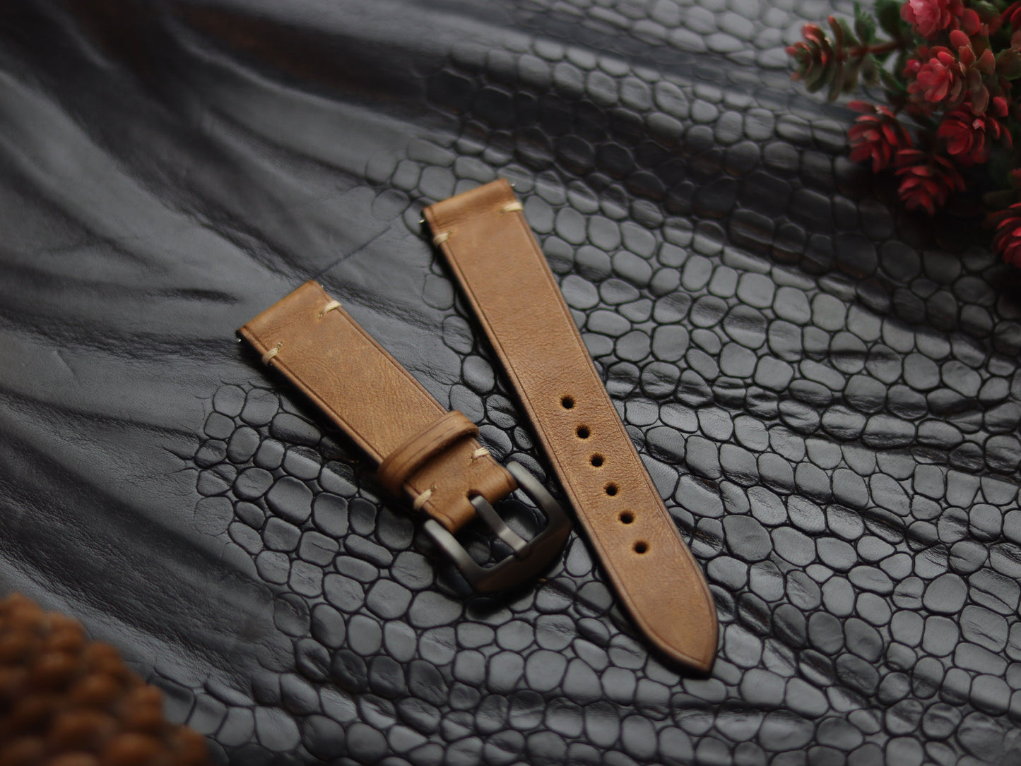LEATHER STRAPS PEBBLE BROWN (BEACH)  MINIMAL STITCHED GRIP LEATHER GOODS