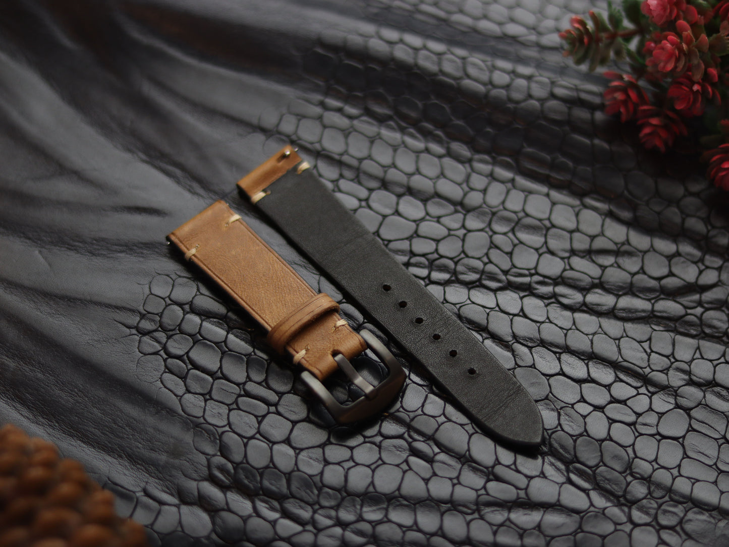 LEATHER STRAPS PEBBLE BROWN (BEACH)  MINIMAL STITCHED GRIP LEATHER GOODS