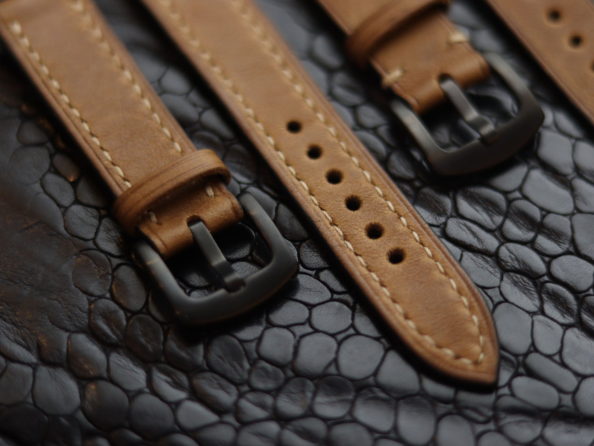LEATHER STRAPS PEBBLE BROWN (BEACH)  FULL STITCHED GRIP LEATHER GOODS