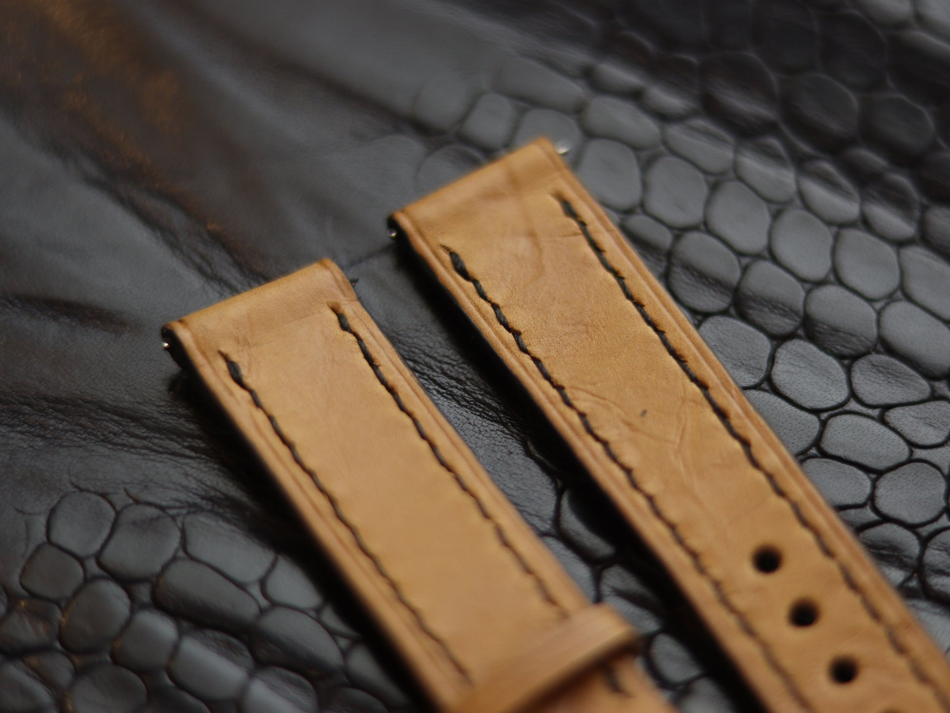 LEATHER STRAPS CLASSIC OAK (BLACK)  FULL STITCHED GRIP LEATHER GOODS