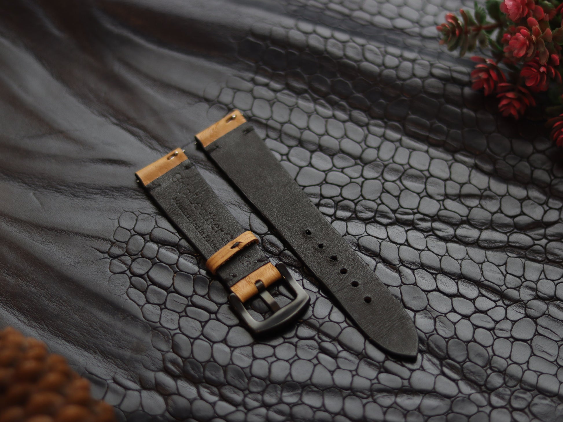 LEATHER STRAPS CLASSIC OAK (BLACK)  MINIMAL STITCHED GRIP LEATHER GOODS