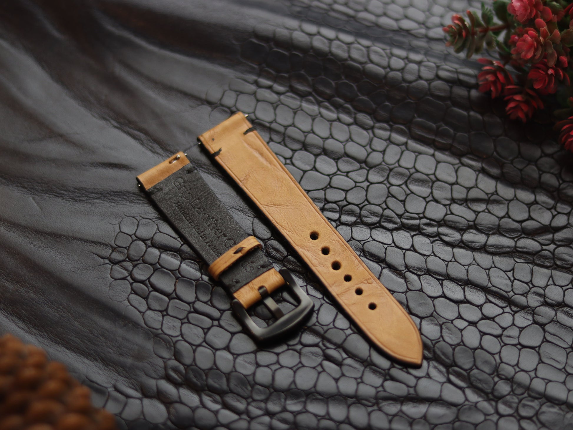 LEATHER STRAPS CLASSIC OAK (BLACK)  MINIMAL STITCHED GRIP LEATHER GOODS