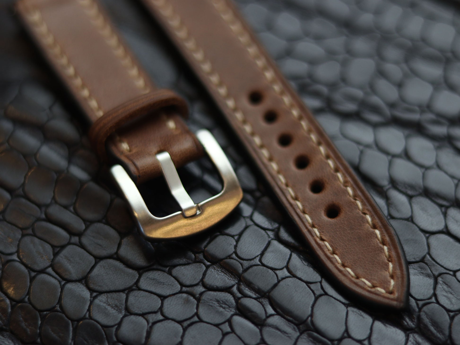 LEATHER STRAPS  COFFEE BROWN (BEACH) FULL STITCHED GRIP LEATHER GOODS