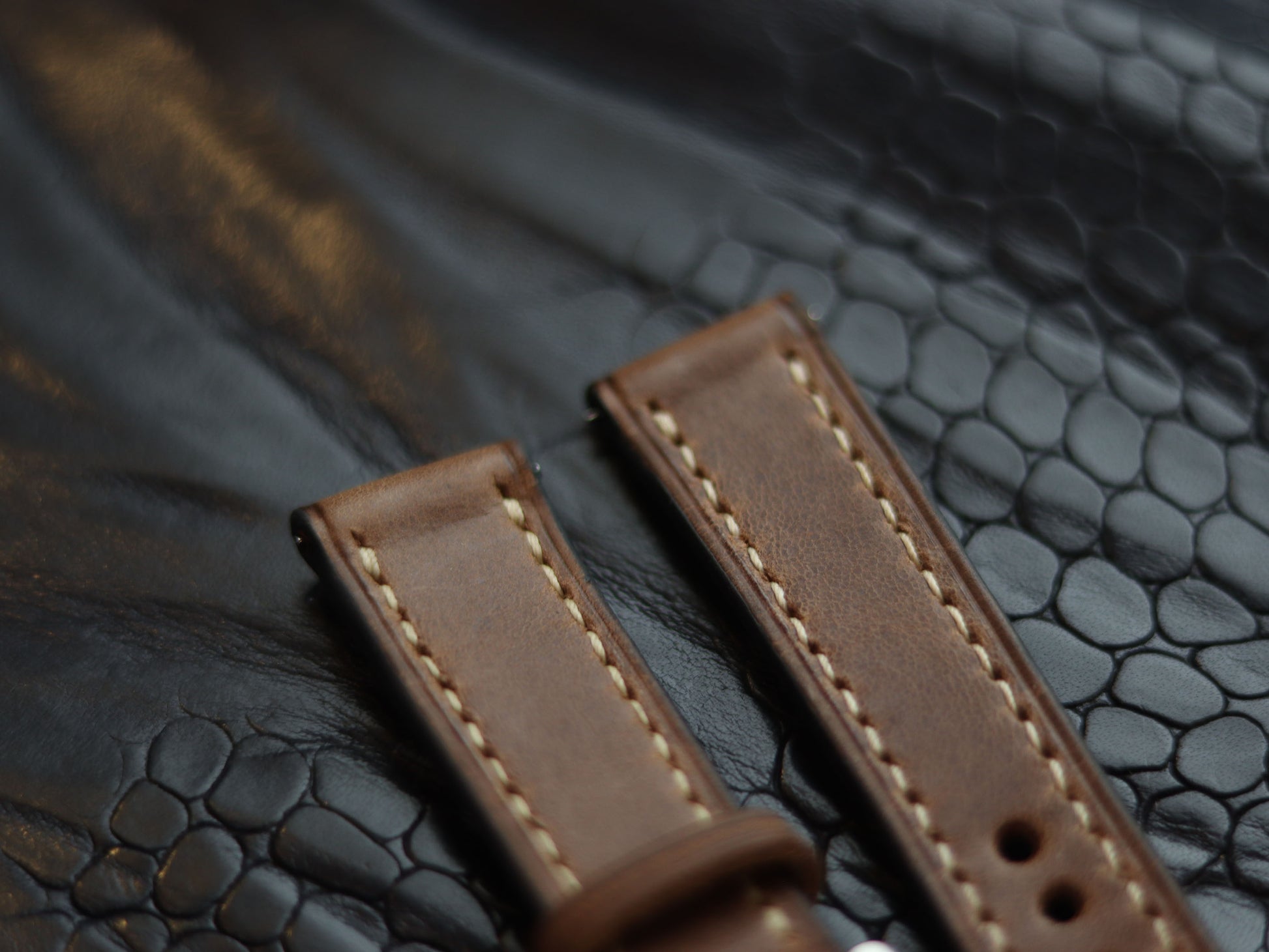 LEATHER STRAPS  COFFEE BROWN (BEACH) FULL STITCHED GRIP LEATHER GOODS