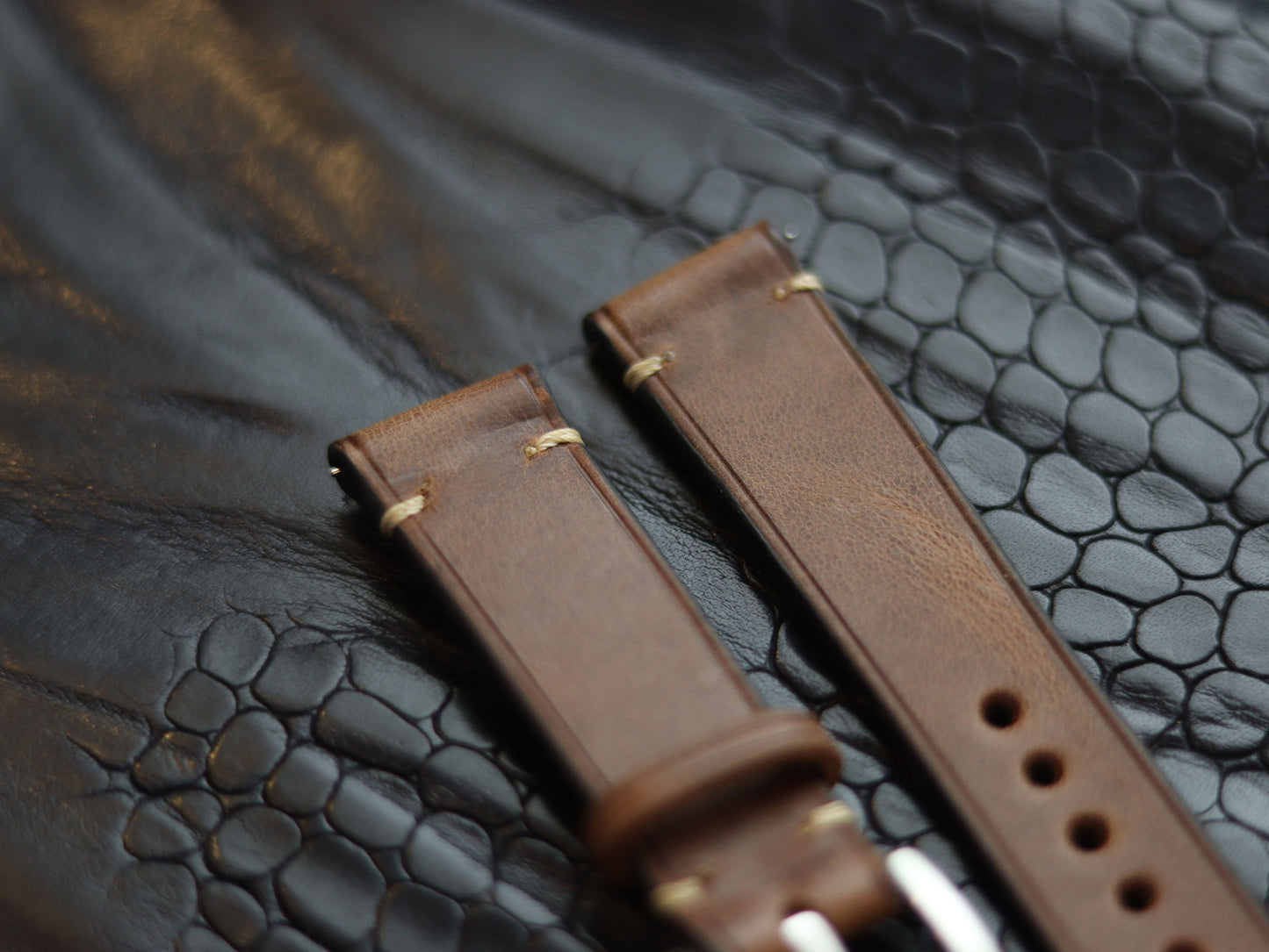 LEATHER STRAPS  COFFEE BROWN (BEACH) MINIMAL STITCHED GRIP LEATHER GOODS