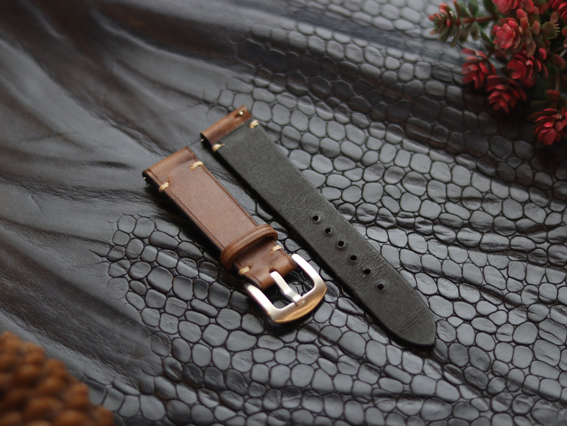 LEATHER STRAPS  COFFEE BROWN (BEACH) MINIMAL STITCHED GRIP LEATHER GOODS