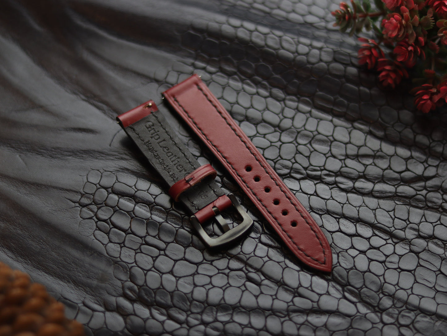 LEATHER STRAPS CRIMSON RED (BLACK) FULL STITCHED GRIP LEATHER GOODS