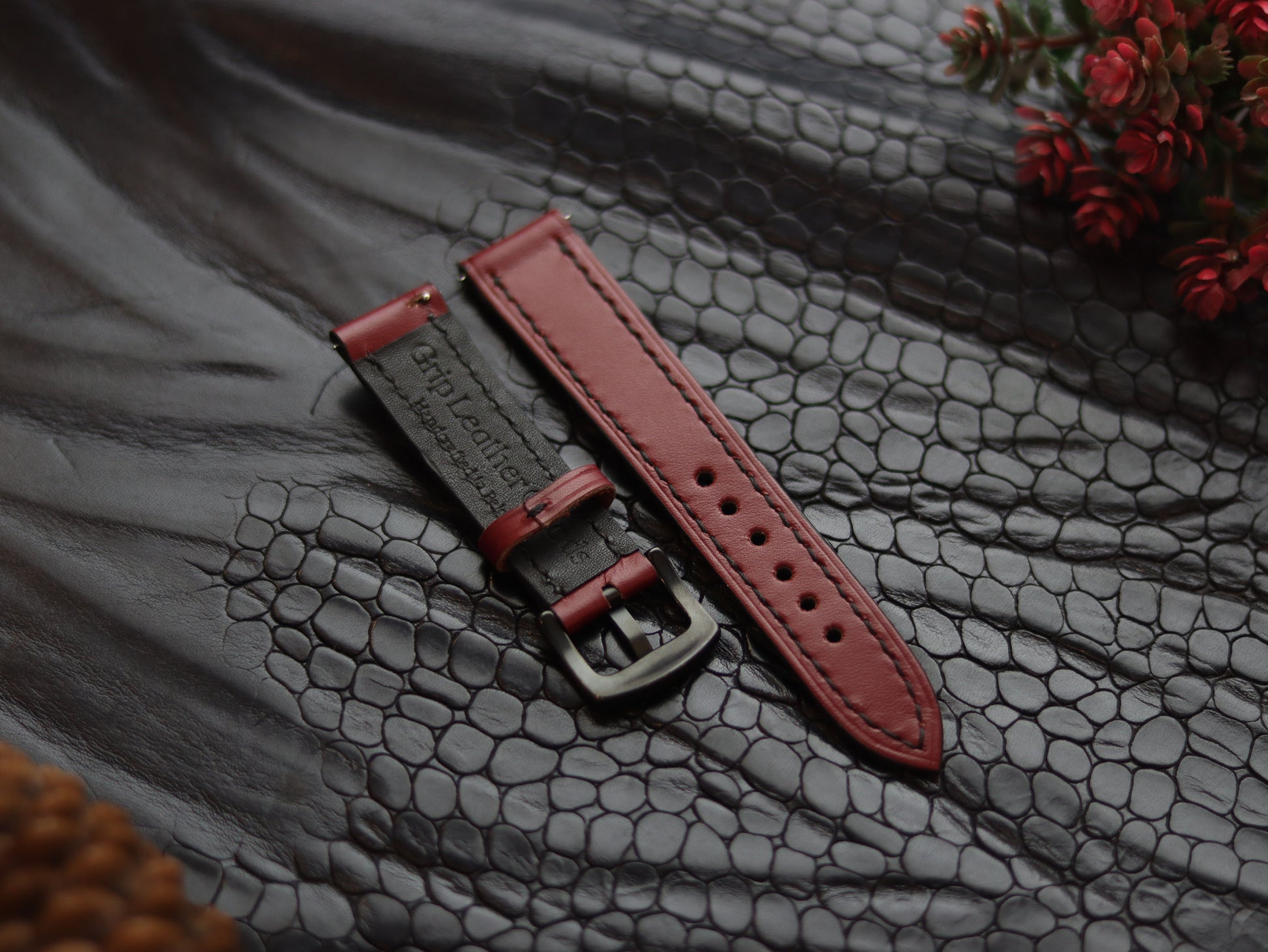 LEATHER STRAPS CRIMSON RED (BLACK) FULL STITCHED GRIP LEATHER GOODS