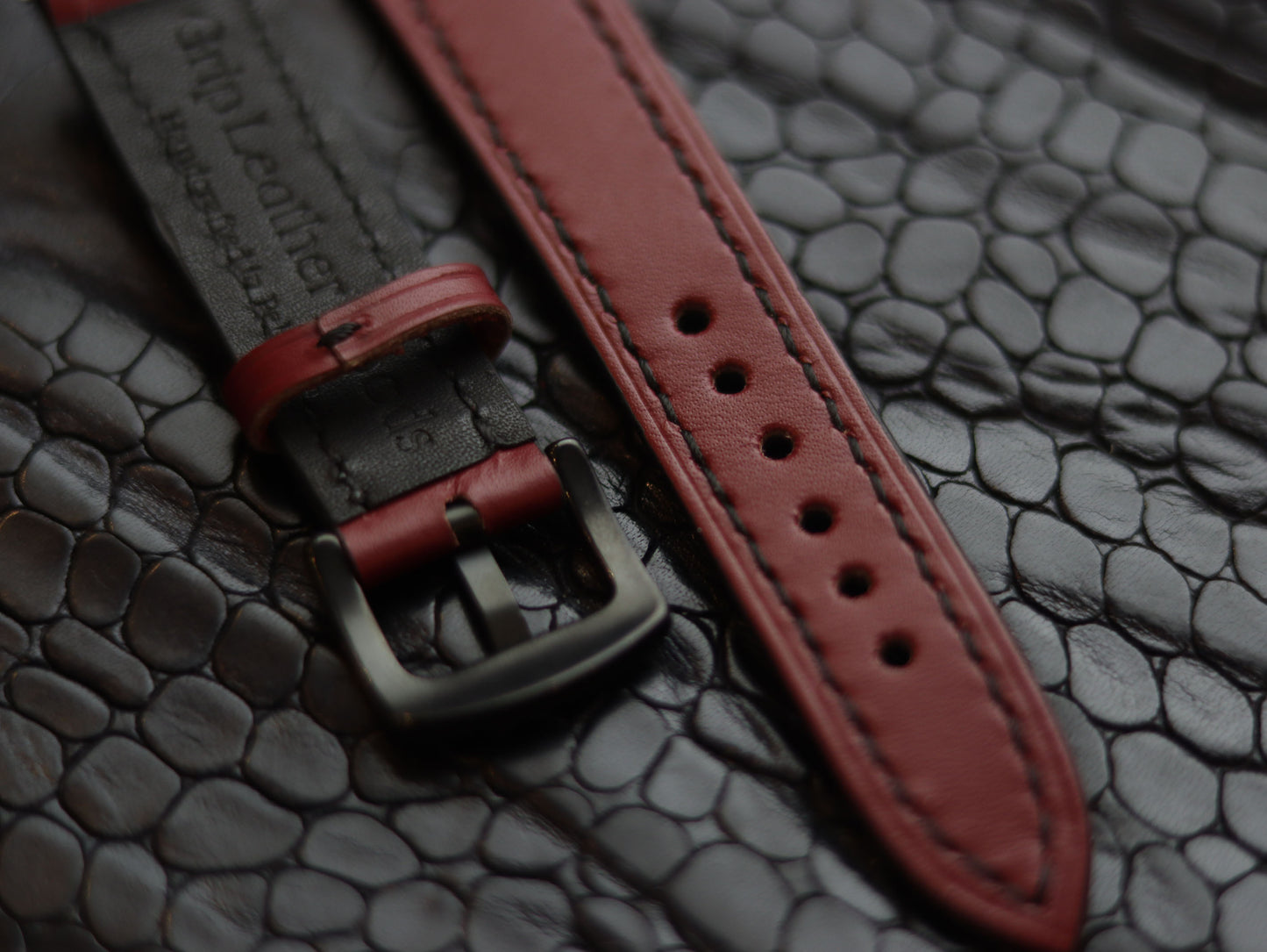 LEATHER STRAPS CRIMSON RED (BLACK) FULL STITCHED GRIP LEATHER GOODS